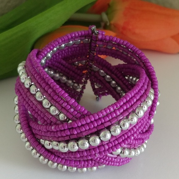 🆕 Beaded Statement Bracelet - Picture 2 of 3